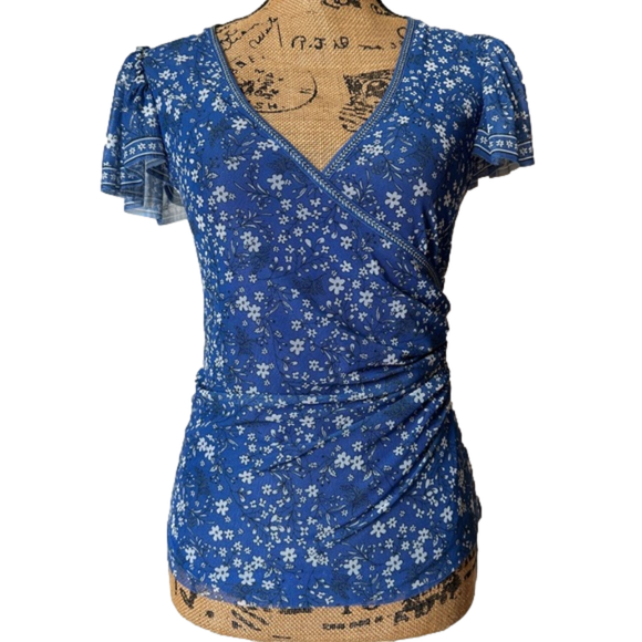 Max Studio Tops - NWT Max Studio Blue Floral Print Short Sleeve Top size XS